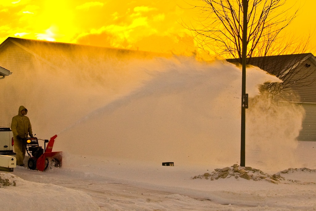 Keep Your Driveway and Sidewalk Clear of Snow